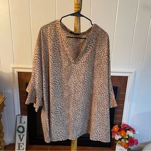 Gently Used Womens plus Bloomchic elbow sleeve blouse size 22/24